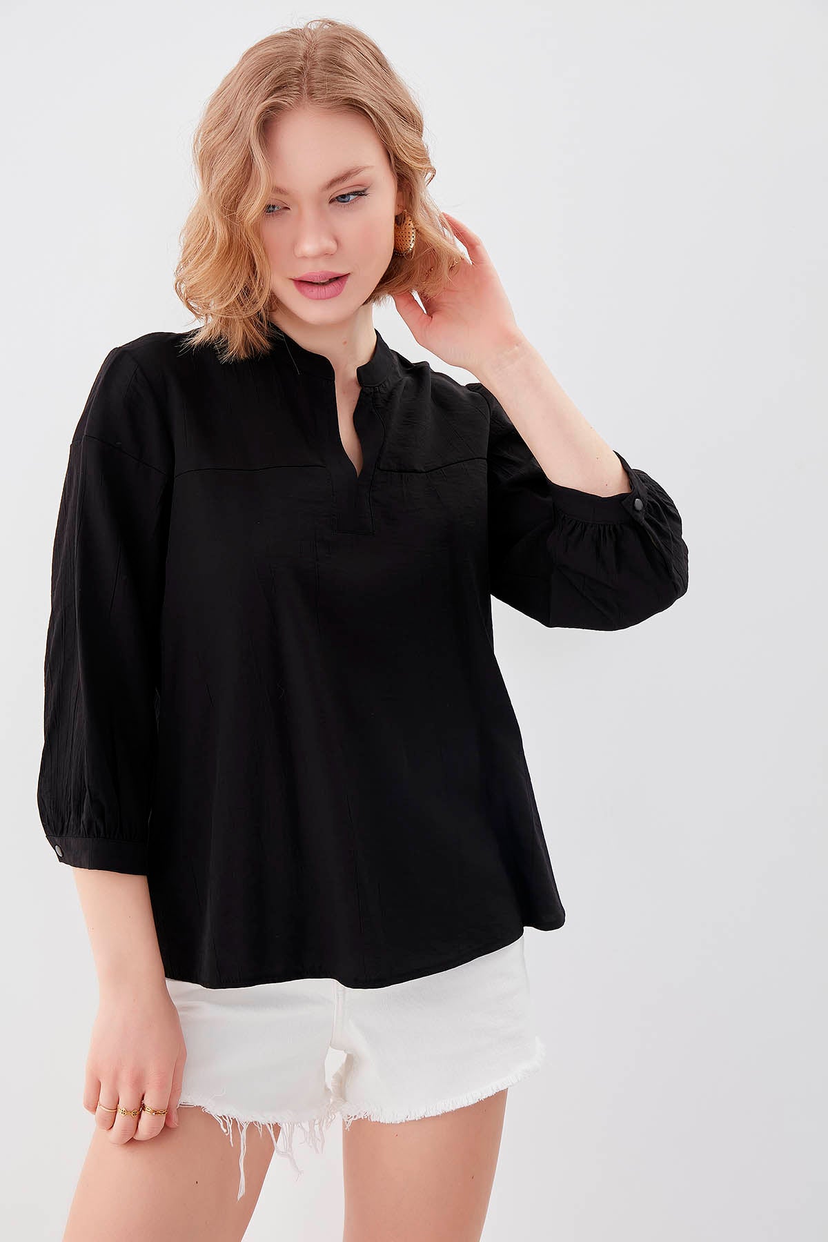 JUDGE COLLAR LONG SLEEVE BLOUSE