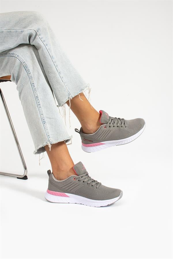 Women's Athletic Shoes