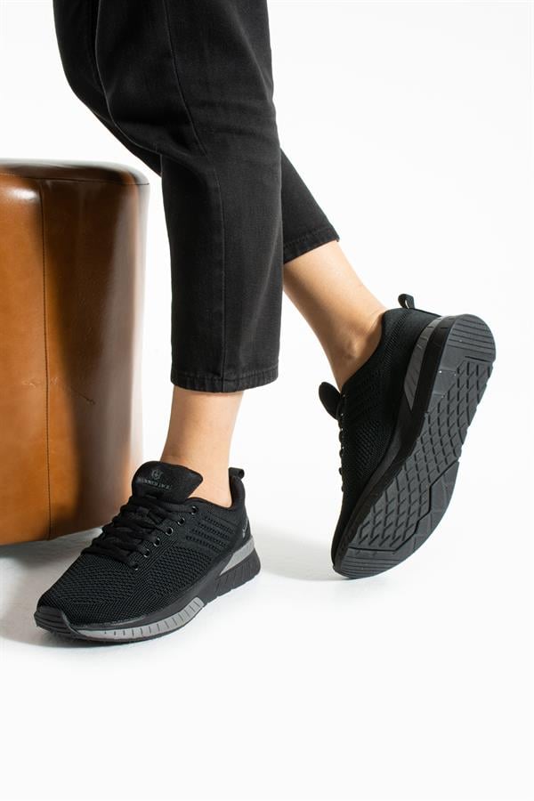 Manaus Black Women's Athletic Shoes