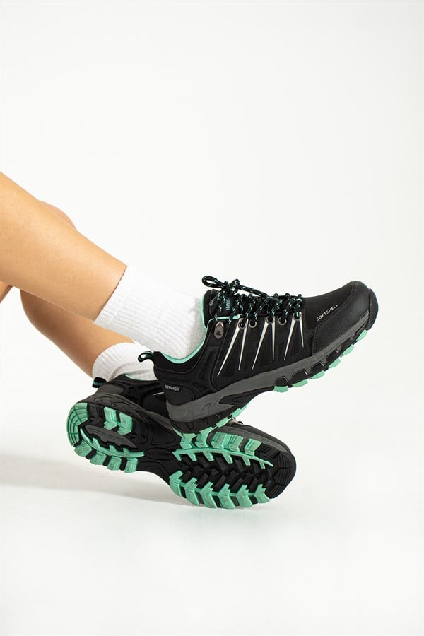 Black Waterproof Outdoor Shoes
