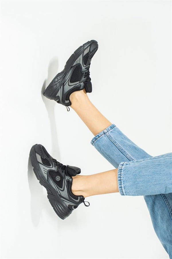 Songa Black Women's Athletic Shoes