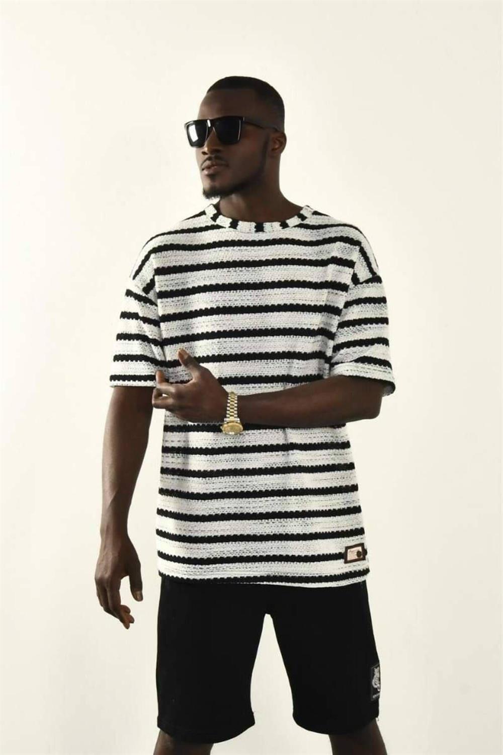 Oversize T Shirt with lines