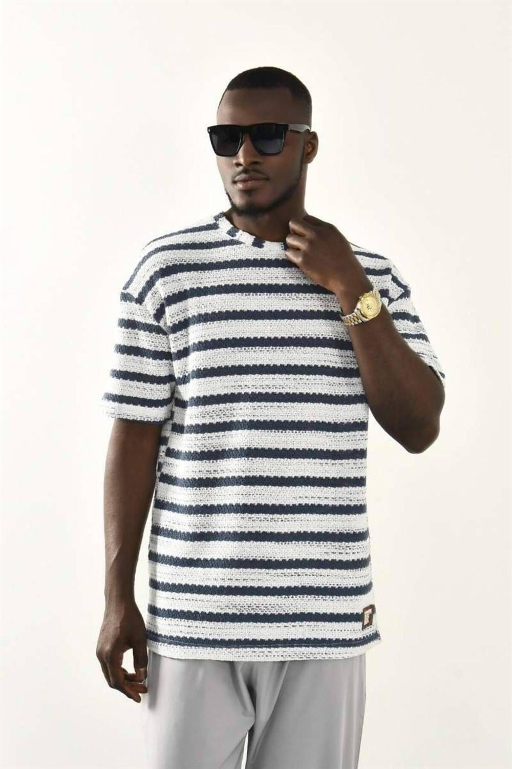 Oversize T Shirt with lines