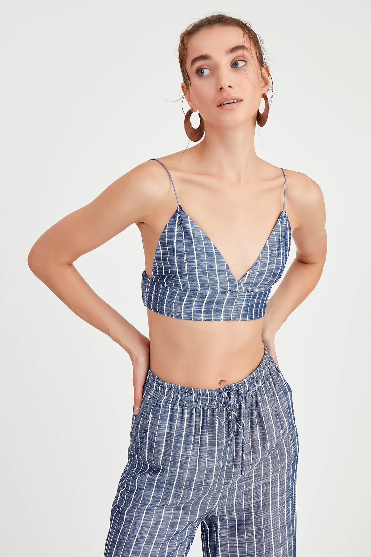 STRING SUSPENDED STRIPED BOUTIQUE