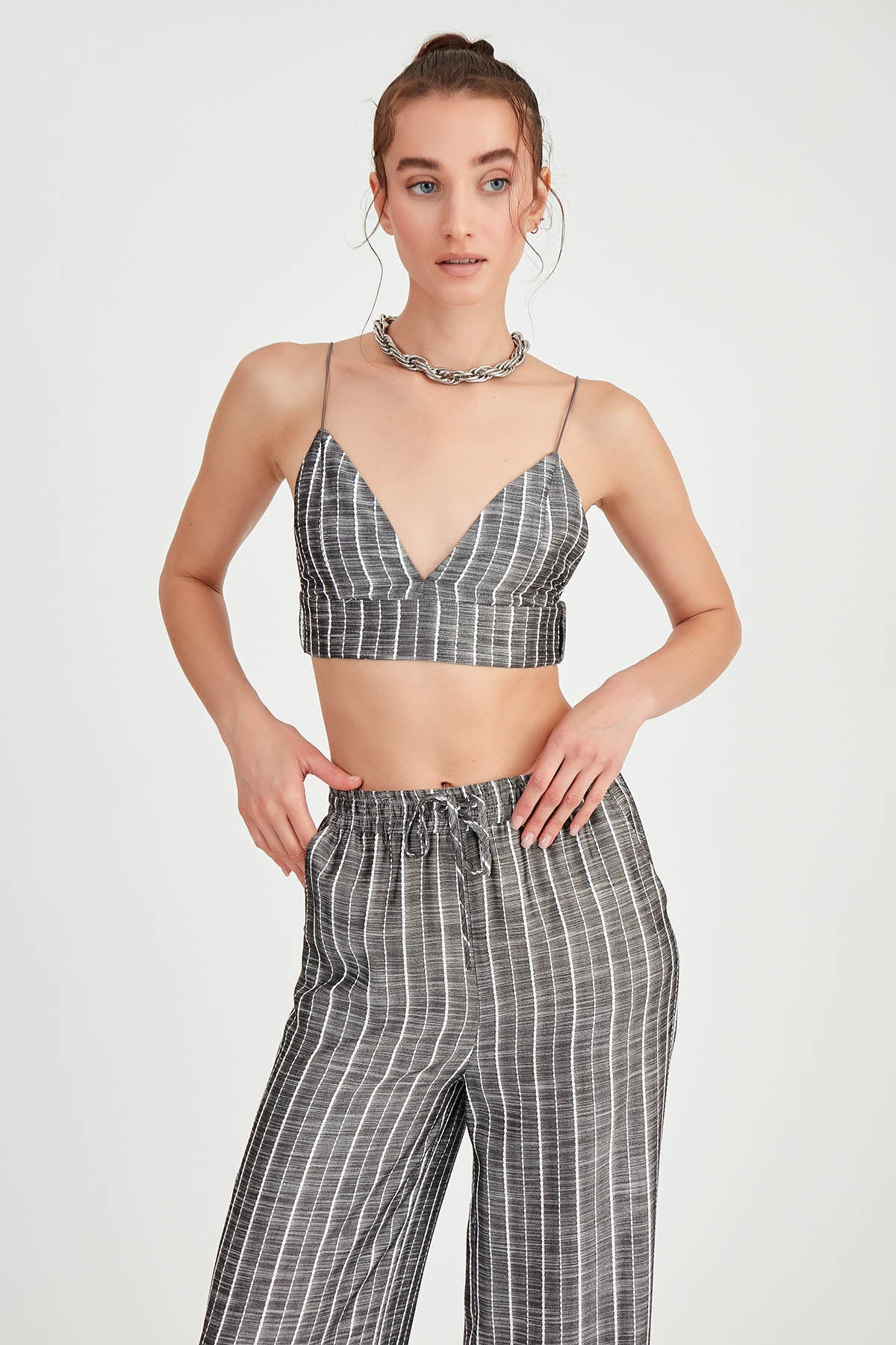 STRING SUSPENDED STRIPED BOUTIQUE