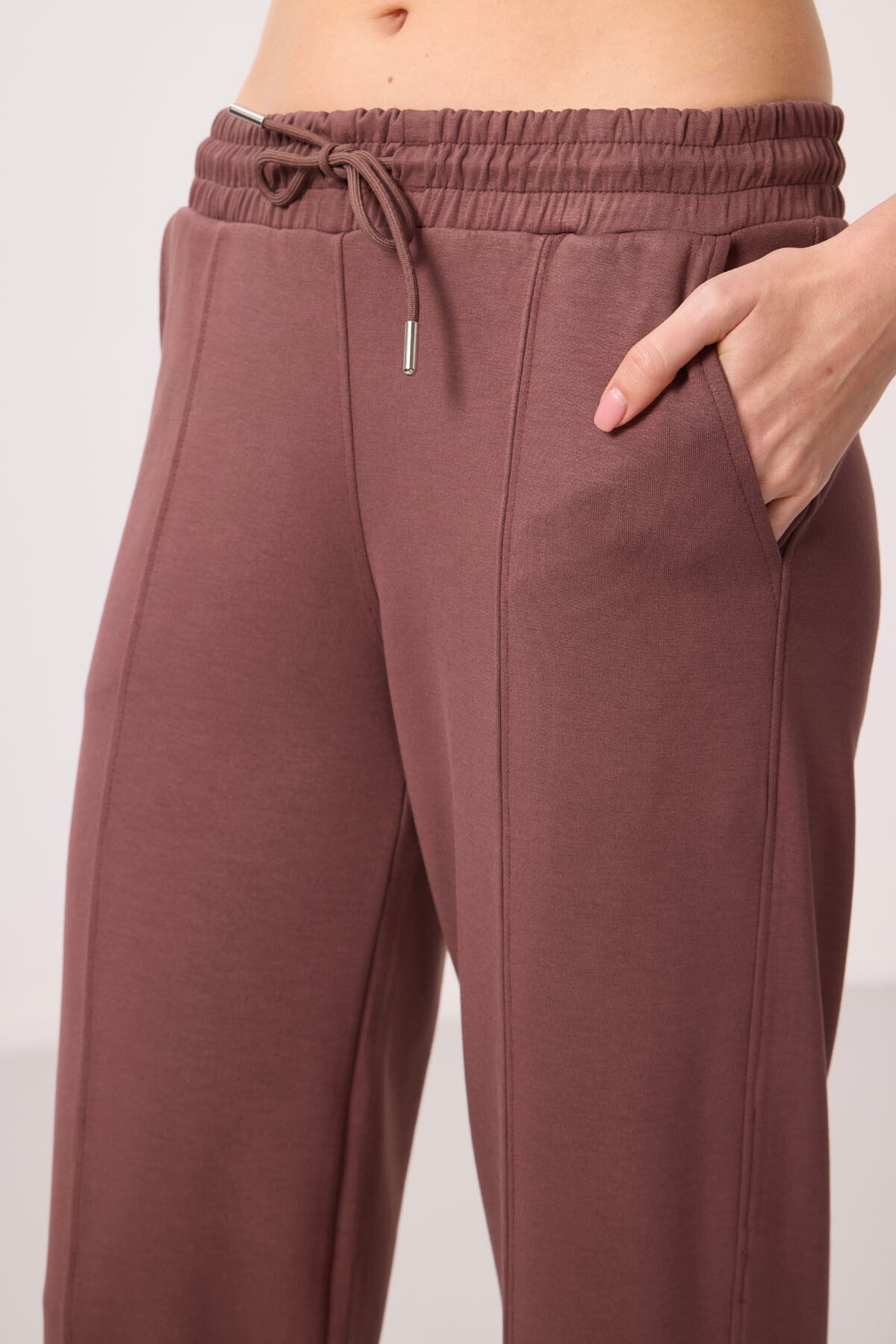 Brown Soft Textured Pocketed Front Seam Detailed Women's Palazzo Trousers - 94670