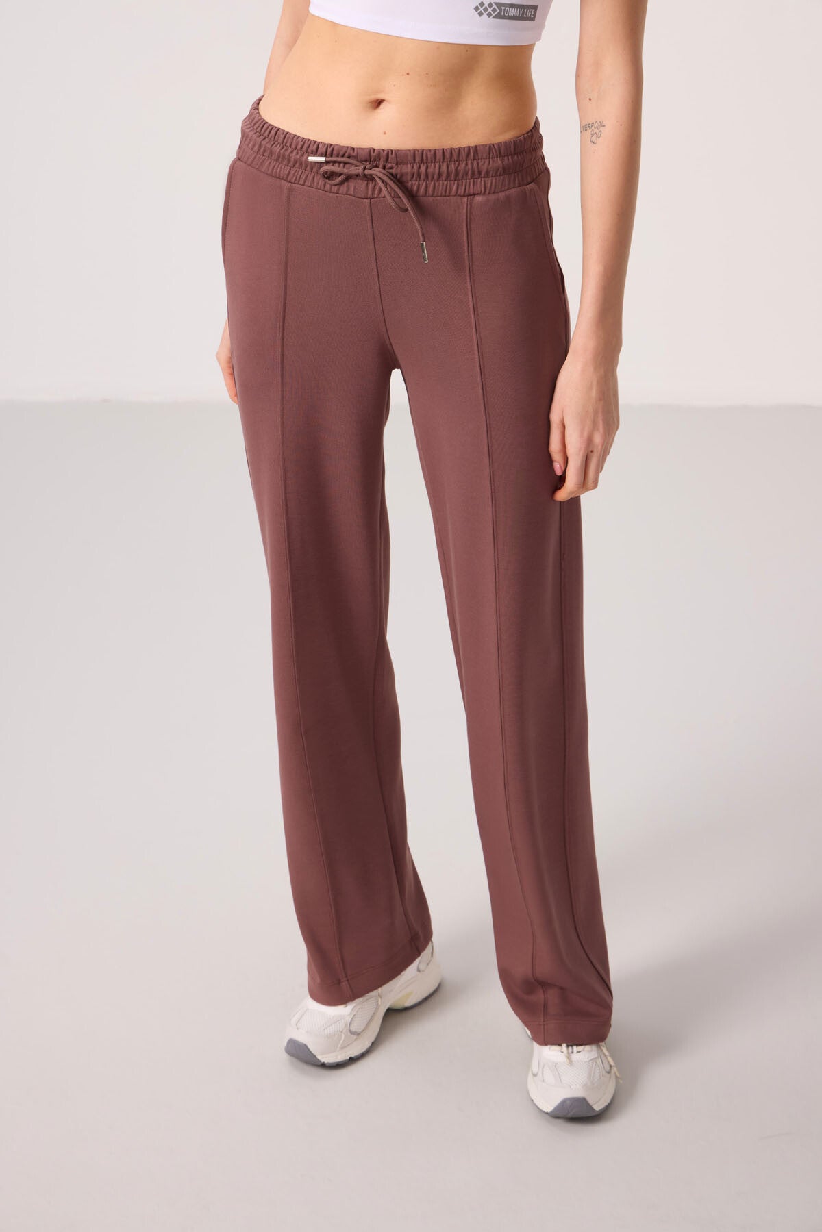Brown Soft Textured Pocketed Front Seam Detailed Women's Palazzo Trousers - 94670