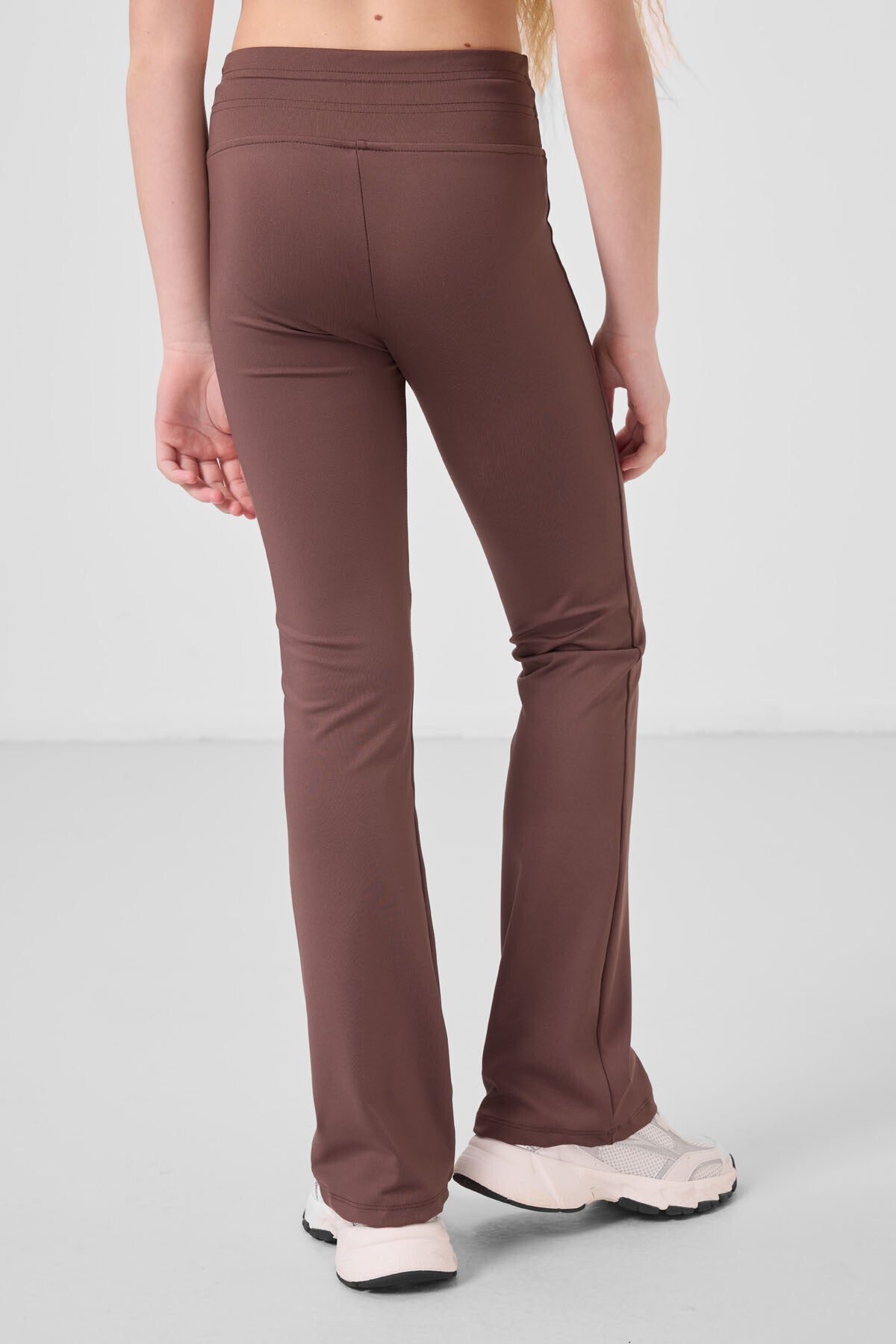Brown Flexible Standard Fit Basic Performance Spanish Paws Girls Tights - 75193