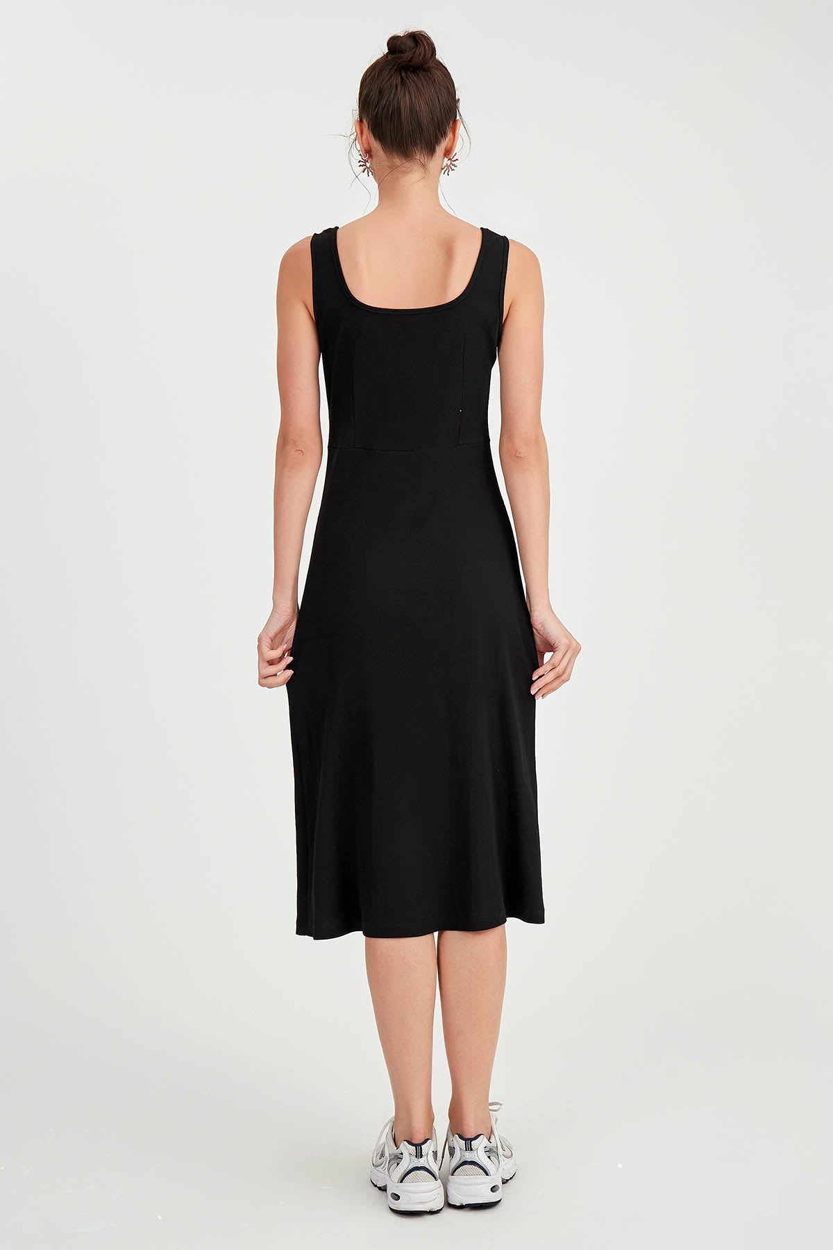 THICK STRAPPED CURVED DRESS WITH CURVED CURVE