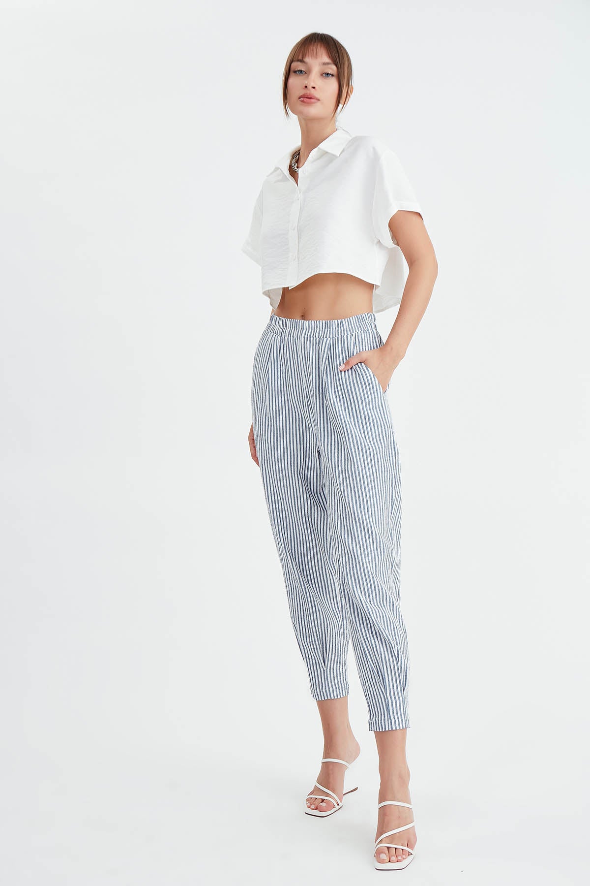 THICK STRIPED CROP TROUSERS