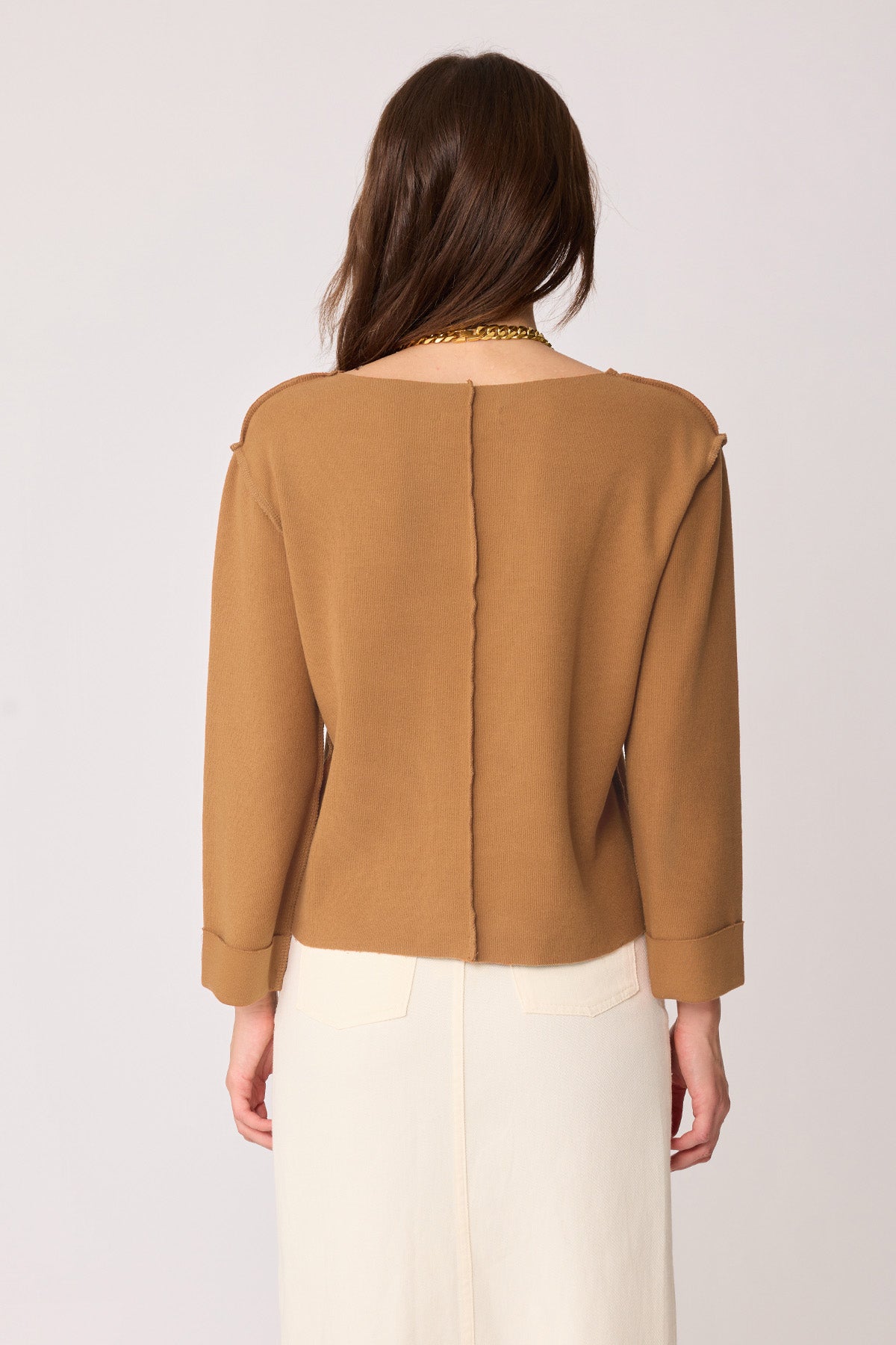 CUT V-COLLAR REVERSE-STITCH BLOUSE