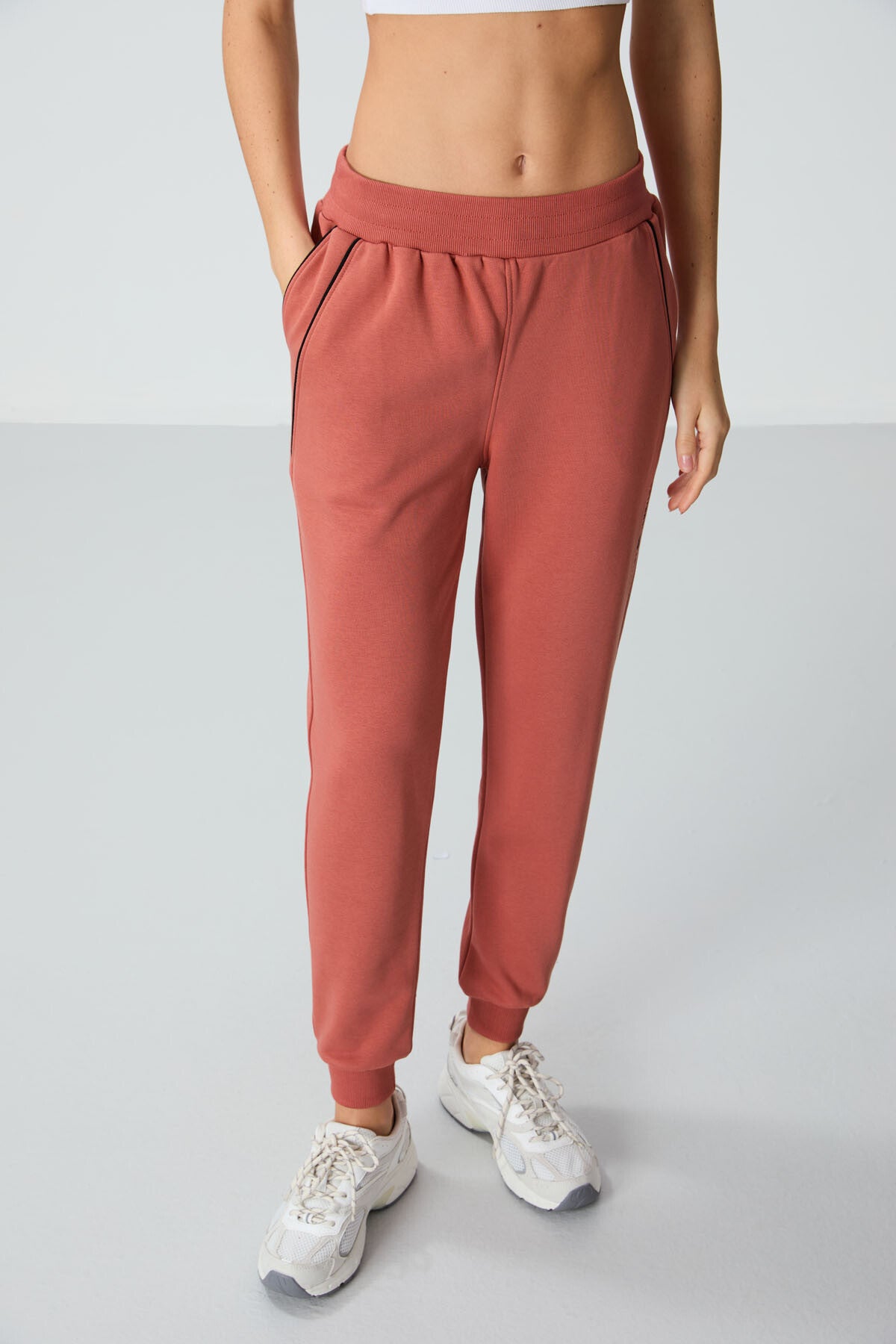 Compact Cotton Thick Smooth Textured Standard Fit Women's Tracksuit Bottom - 94660