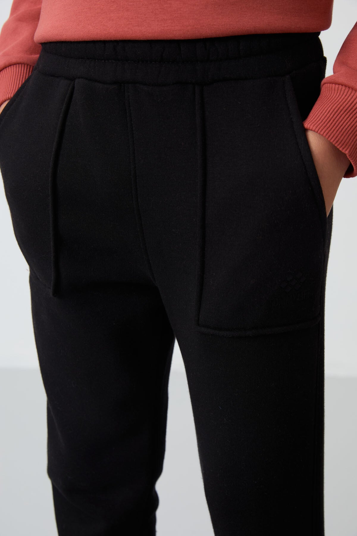Tile-Black Cotton Thick Fleece-Lined Soft Textured Standard Fit Printed Boys' Tracksuit Set - 11257