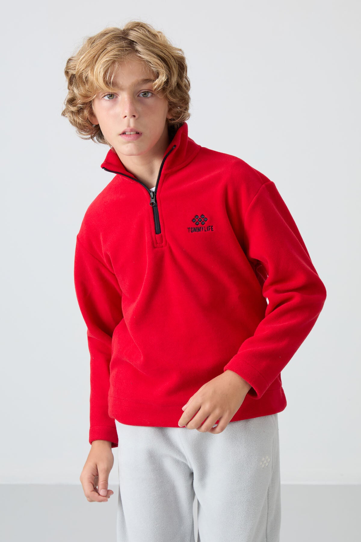 Red Thick Soft Textured Standard Fit Embroidered Fleece Boys' Sweatshirt - 11221