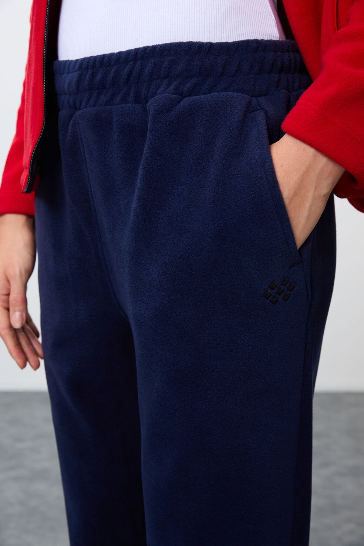 Red-Navy Thick Soft Textured Stand Collar Oversize Embroidered Fleece Women's Tracksuit Set -95339