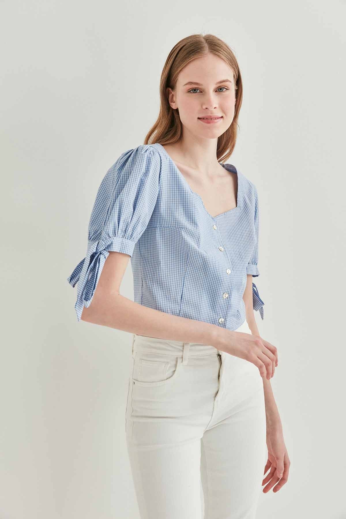LACED SLEEVE BLOUSE
