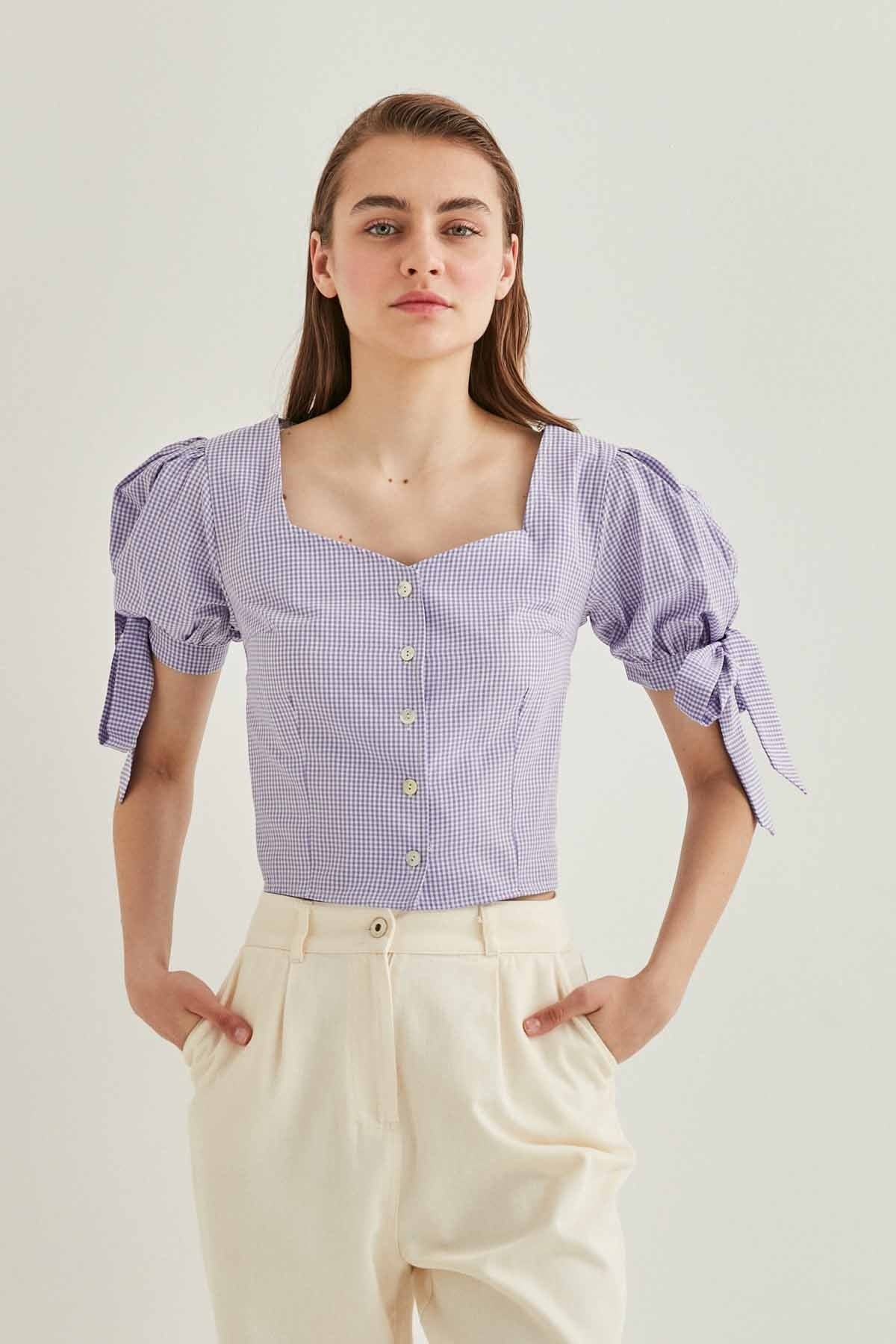 LACED SLEEVE BLOUSE