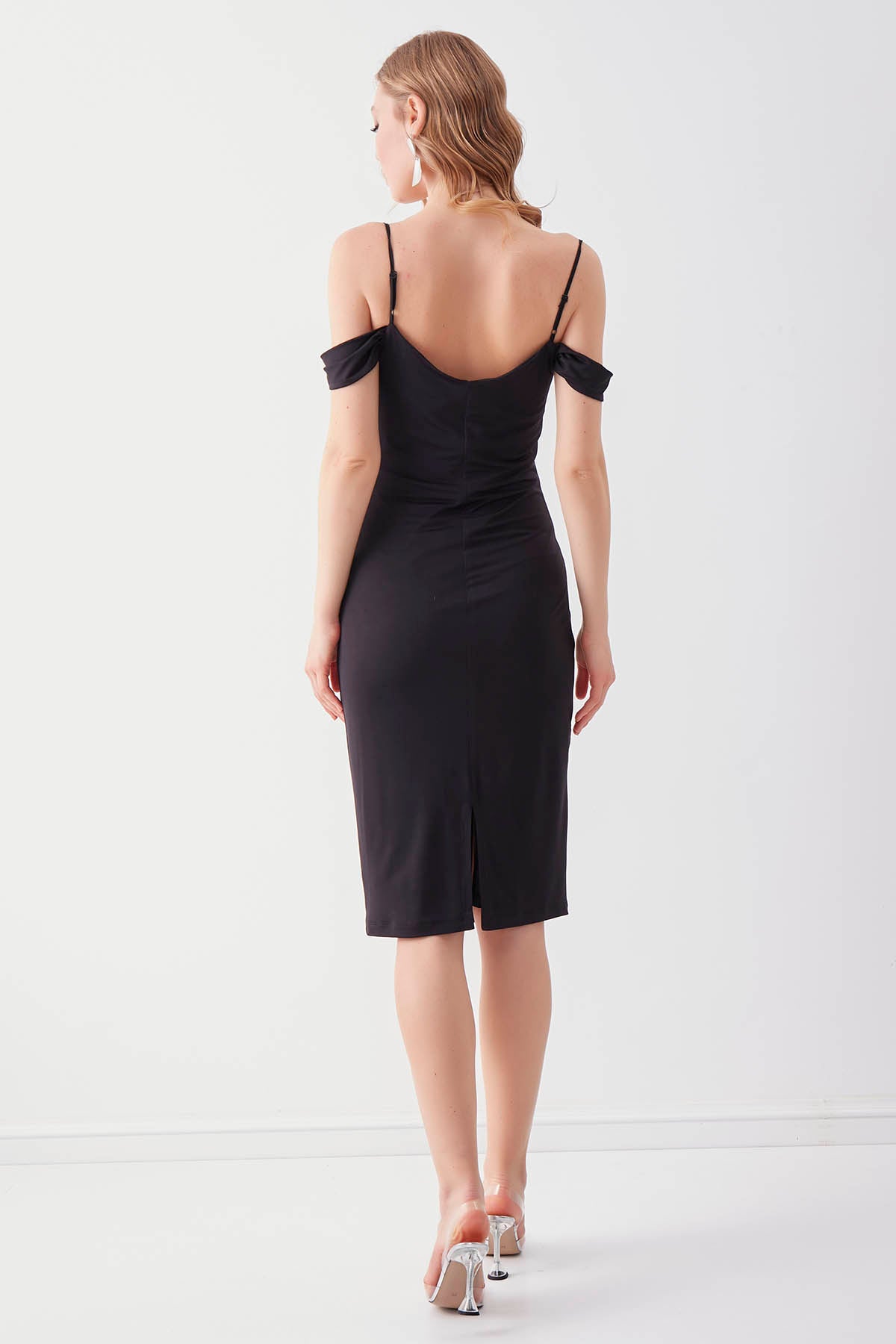 DRESS WITH DETAILED STRING SLEEVE SLING