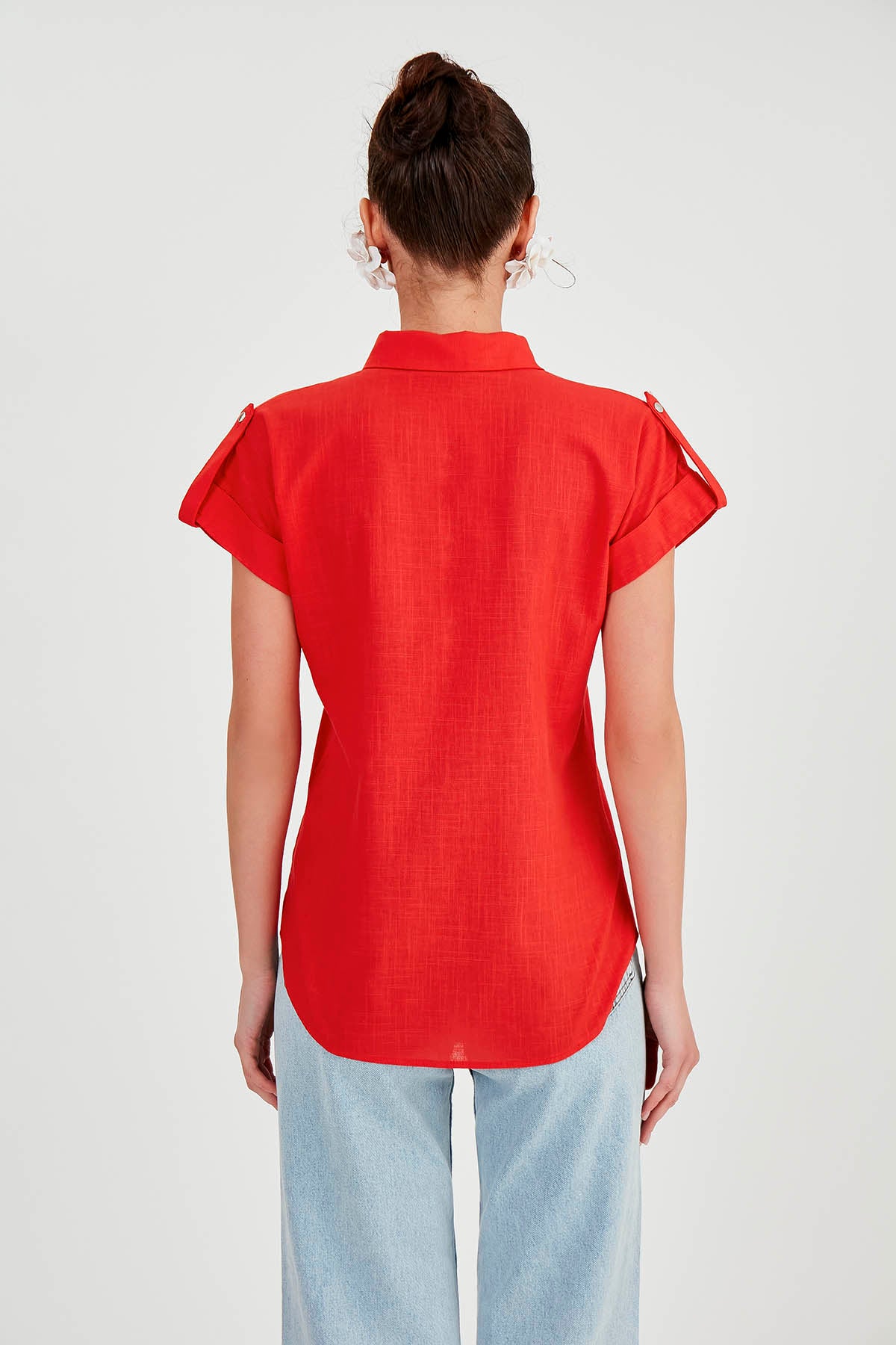 SLEEVE-DETAILED SHORT SLEEVE SHIRT