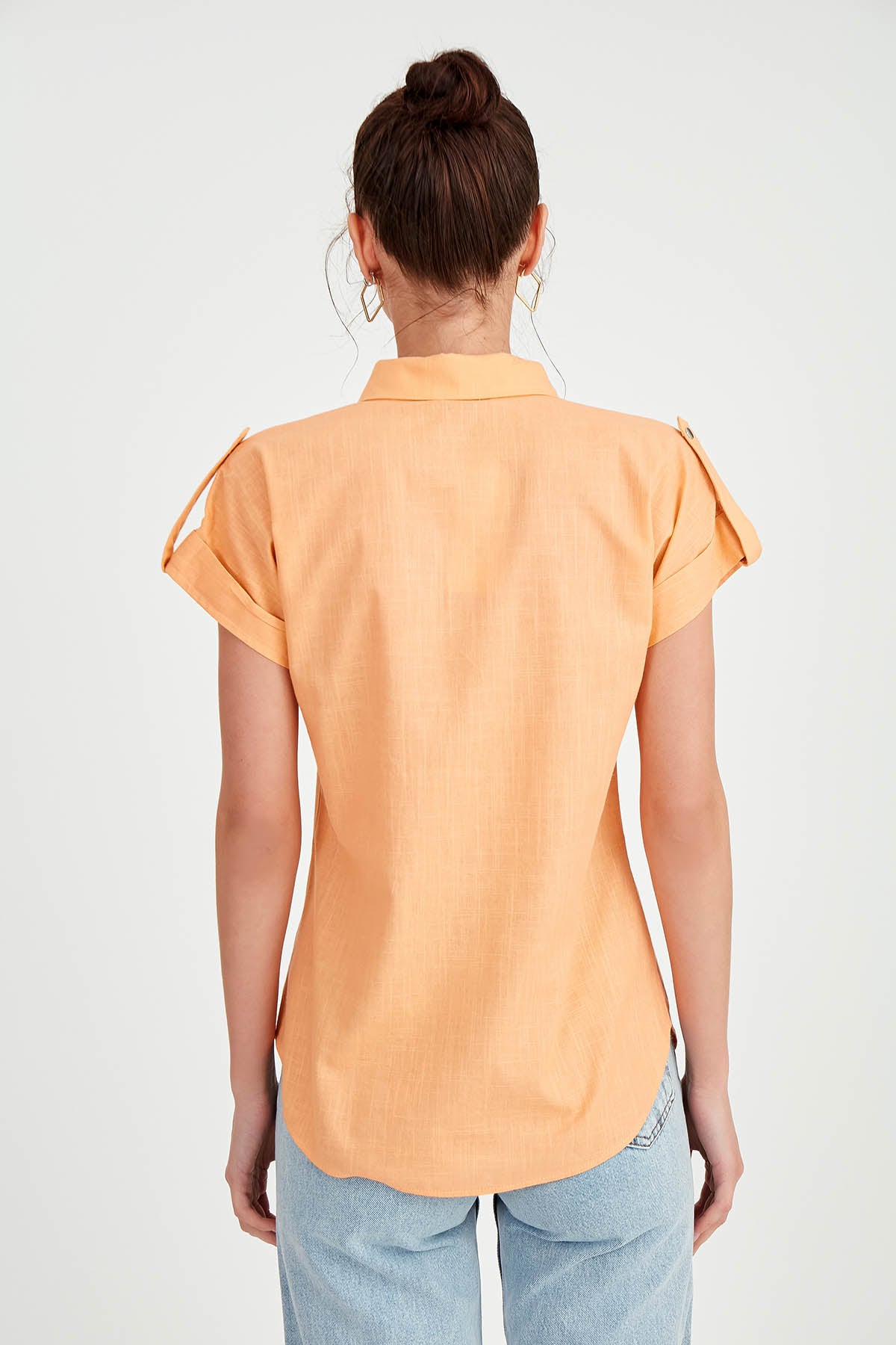 SLEEVE-DETAILED SHORT SLEEVE SHIRT