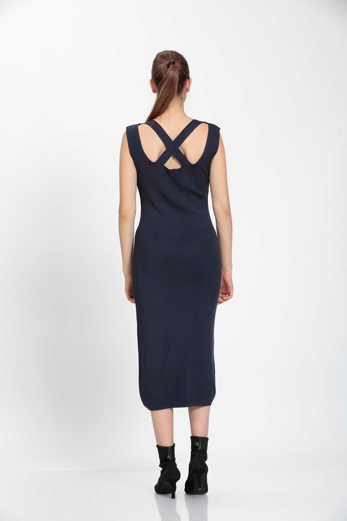 SLEEVELESS KNITTED DRESS