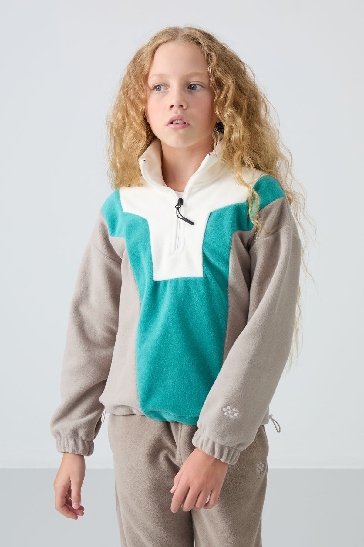 Dark Beige Thick Soft Textured Oversize Embroidered Fleece Girls' Sweatshirt - 75153