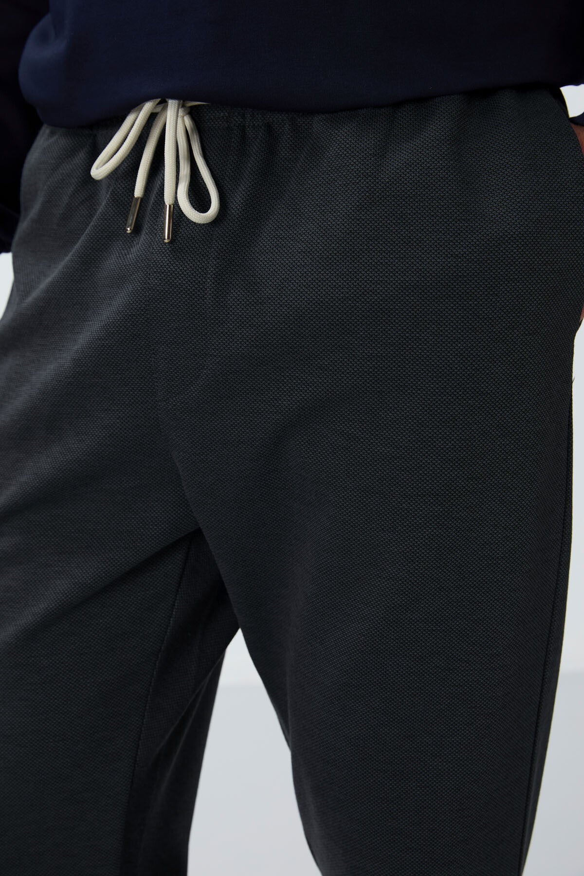 Dark Grey Textured Surface Standard Fit Men's Tracksuit Bottom - 82155