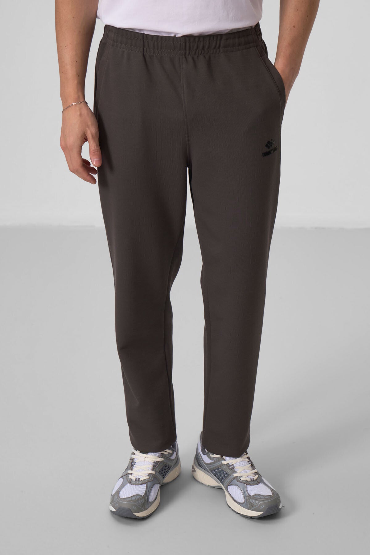 Dark Gray Textured Surface Comfortable Fit Men's Tracksuit Set - 85273