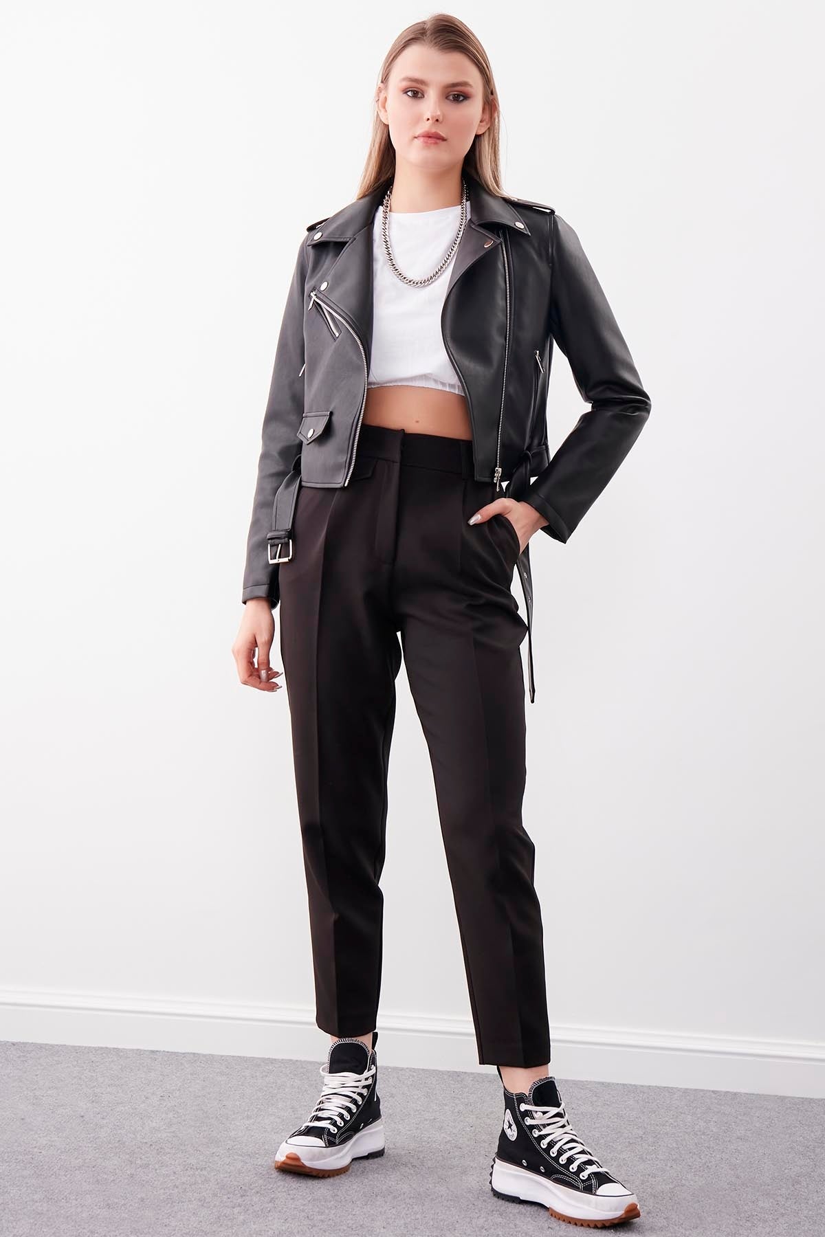 SMALL POCKET DETAILED FABRIC TROUSERS
