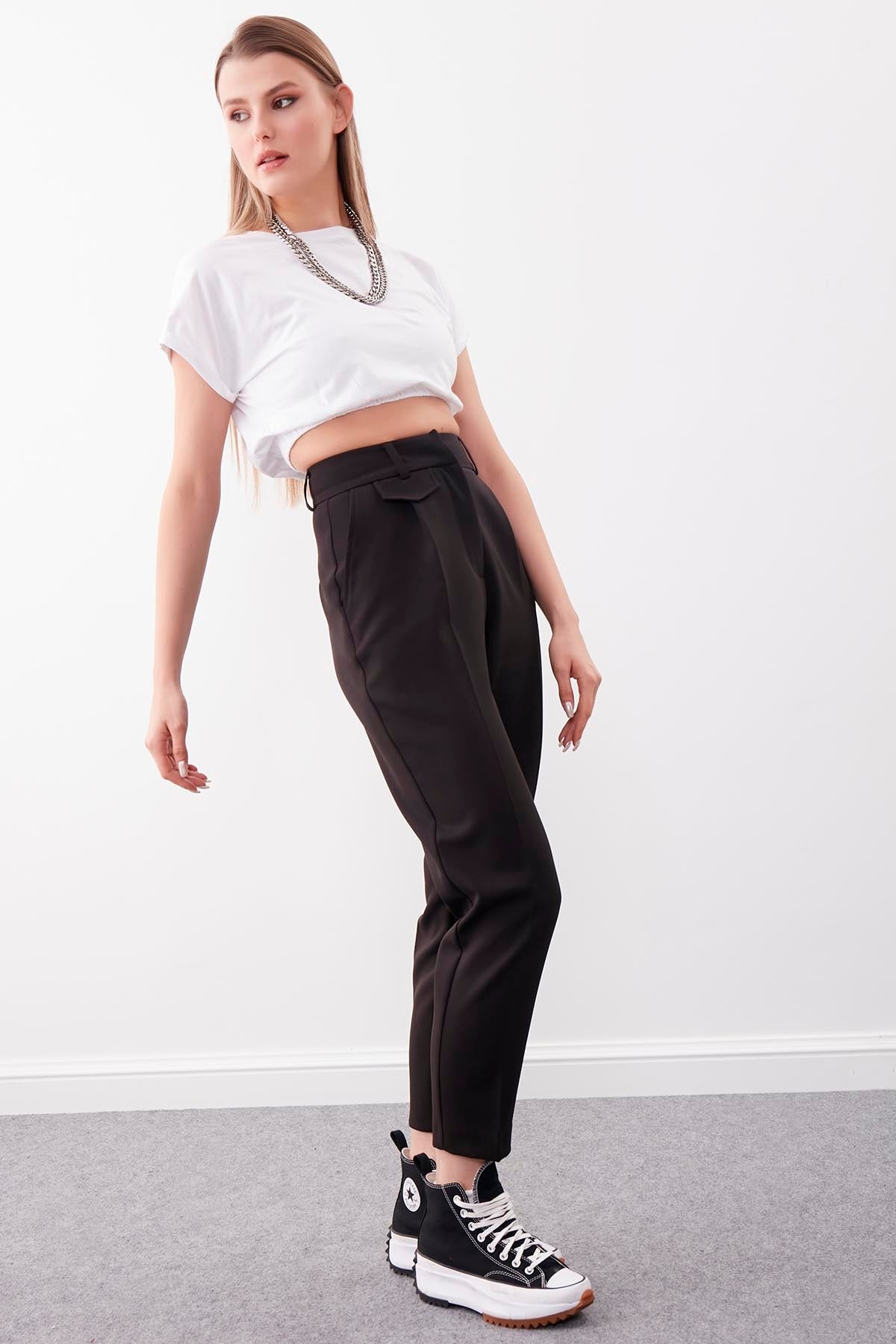 SMALL POCKET DETAILED FABRIC TROUSERS
