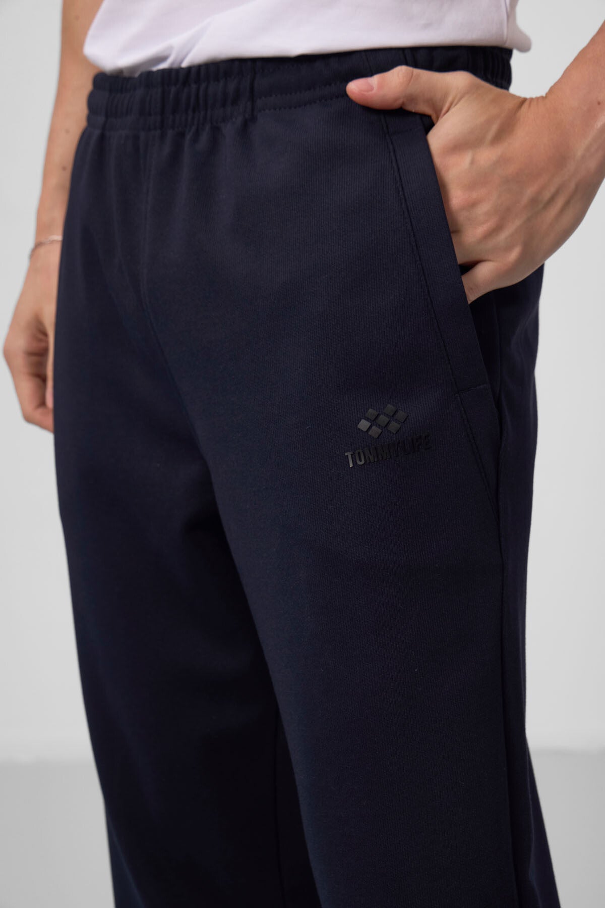 Navy Blue Textured Surface Comfortable Fit Men's Tracksuit Set - 85273