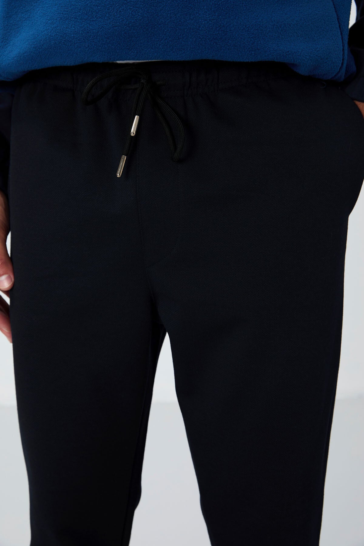 Navy Blue Textured Surface Standard Fit Men's Tracksuit Bottom - 82155