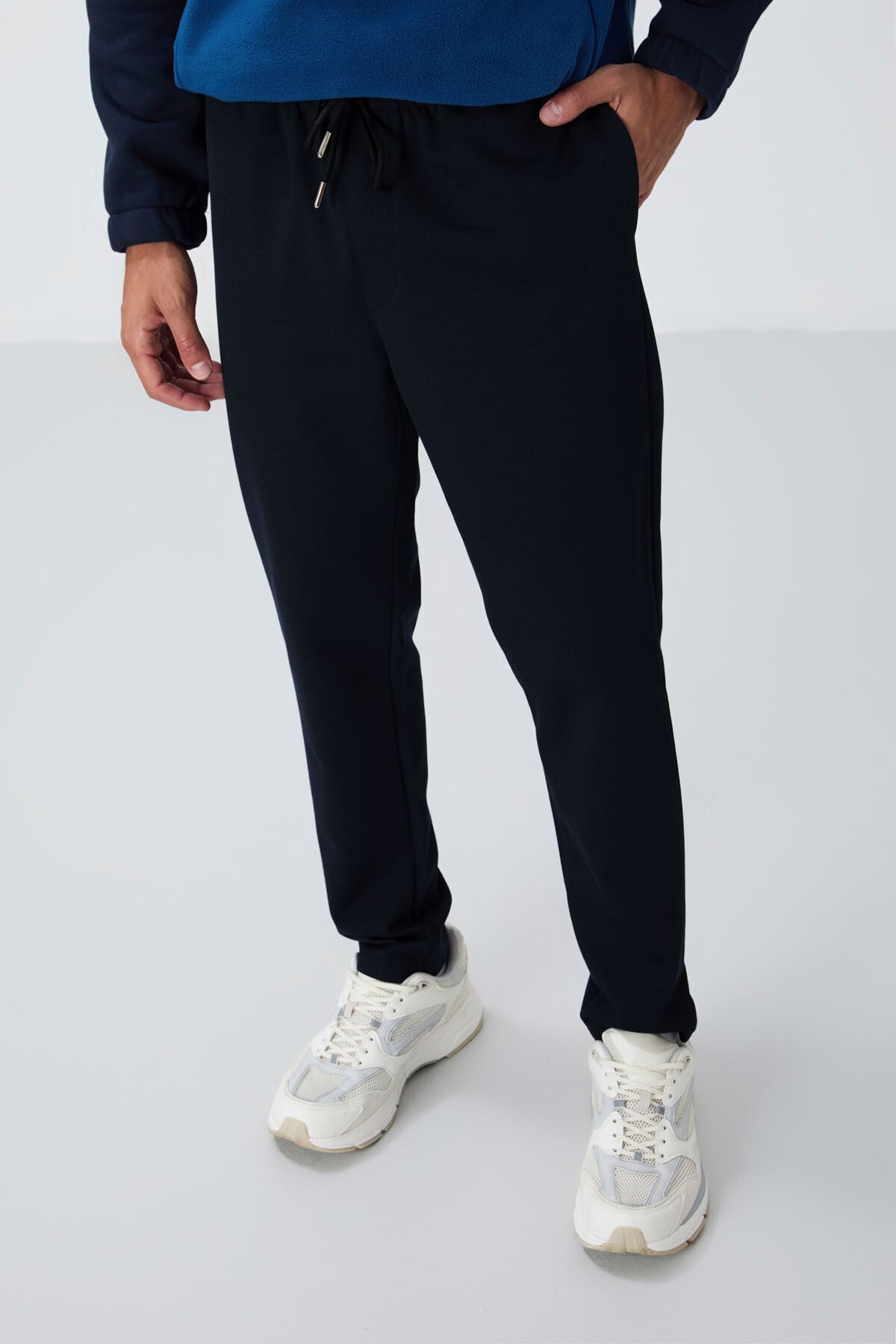 Navy Blue Textured Surface Standard Fit Men's Tracksuit Bottom - 82155