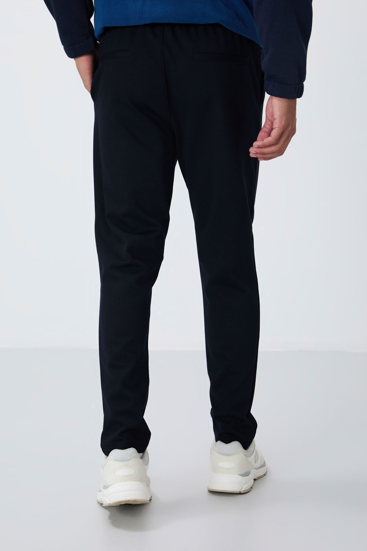 Navy Blue Textured Surface Standard Fit Men's Tracksuit Bottom - 82155