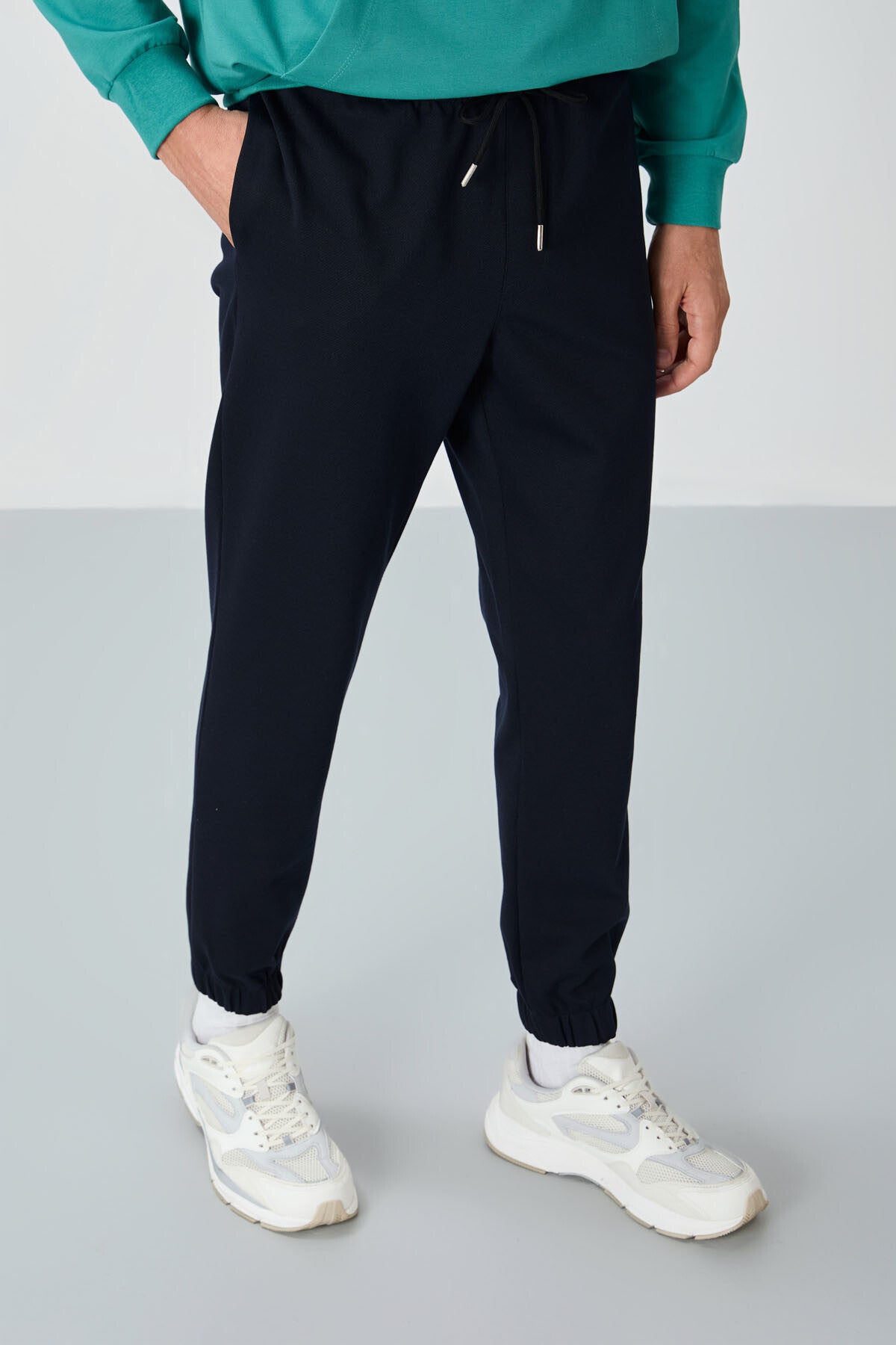 Navy Blue Textured Surface Standard Fit Men's Tracksuit Bottom - 82156