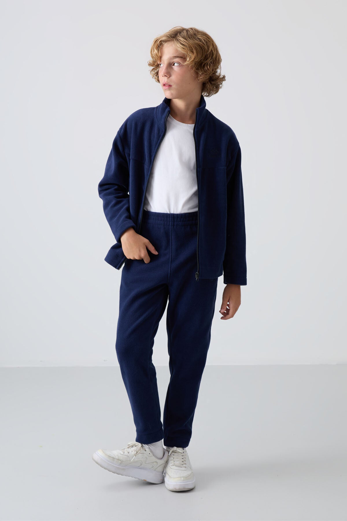 Navy Blue Thick Soft Textured Standard Fit Embroidered Fleece Boys' Sweatshirt - 11223