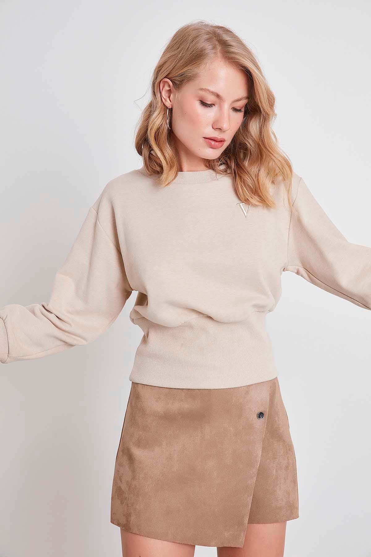 EMBROIDERY DETAILED RIBANESE CROP SWEATSHIRT
