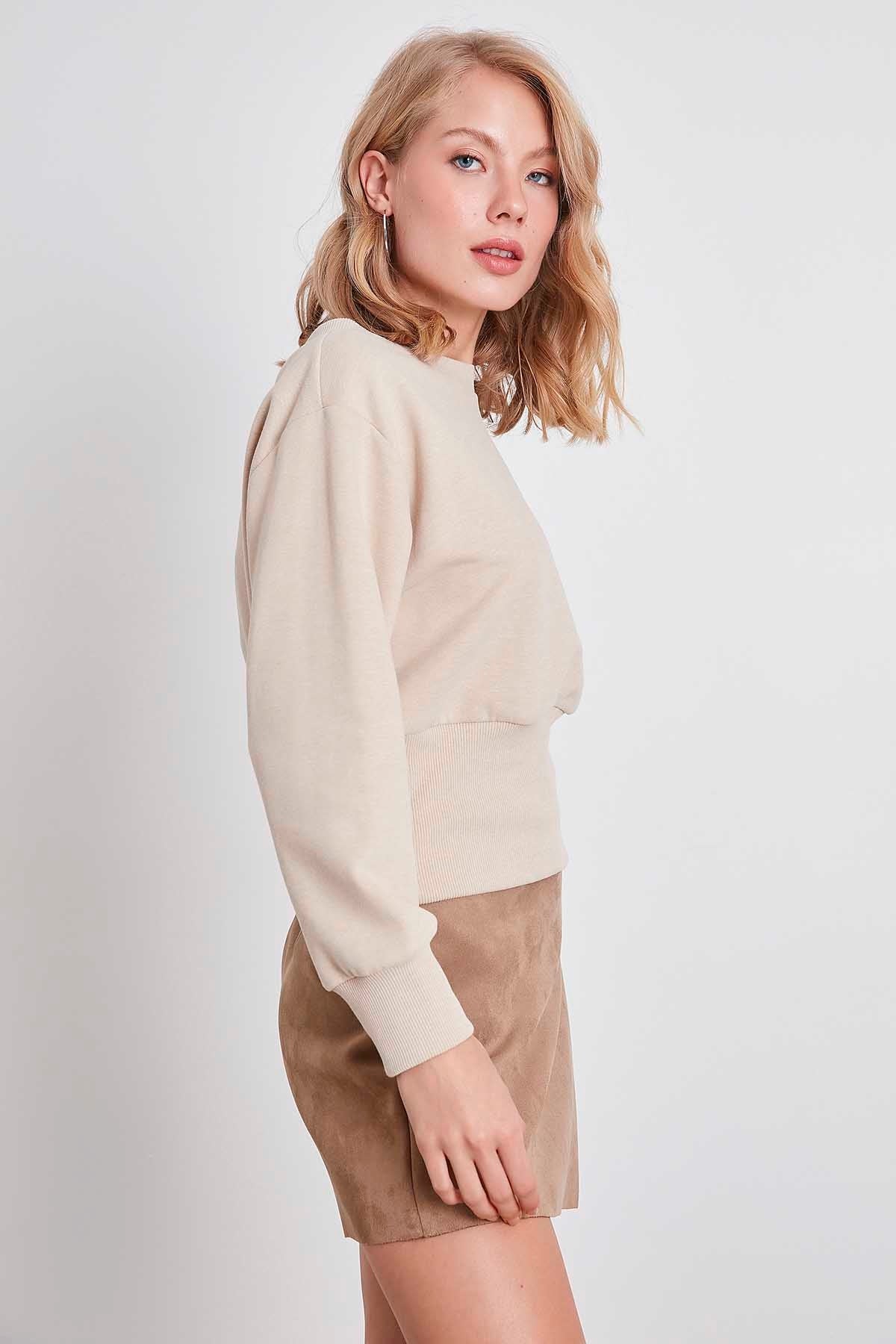 EMBROIDERY DETAILED RIBANESE CROP SWEATSHIRT