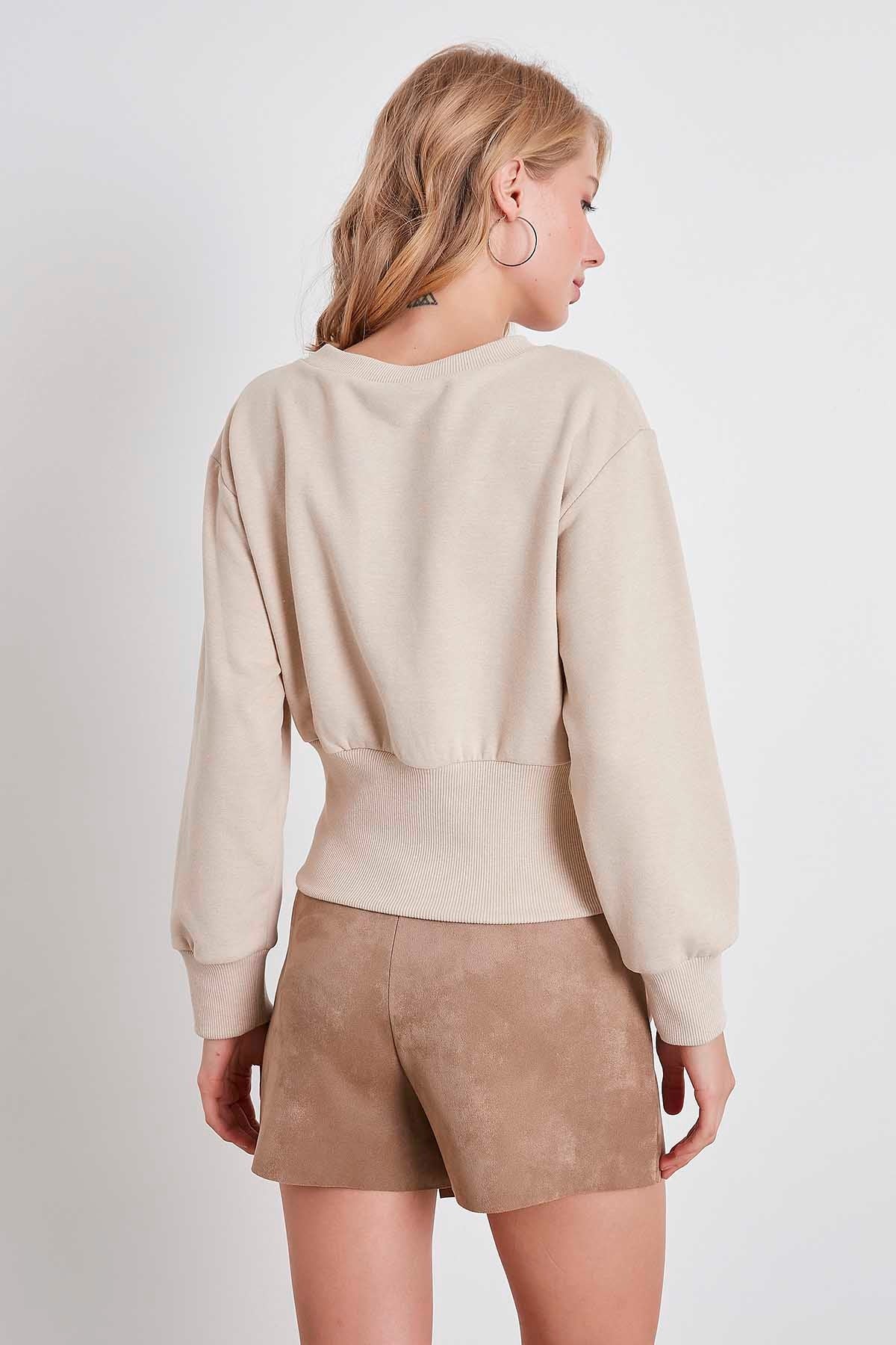 EMBROIDERY DETAILED RIBANESE CROP SWEATSHIRT