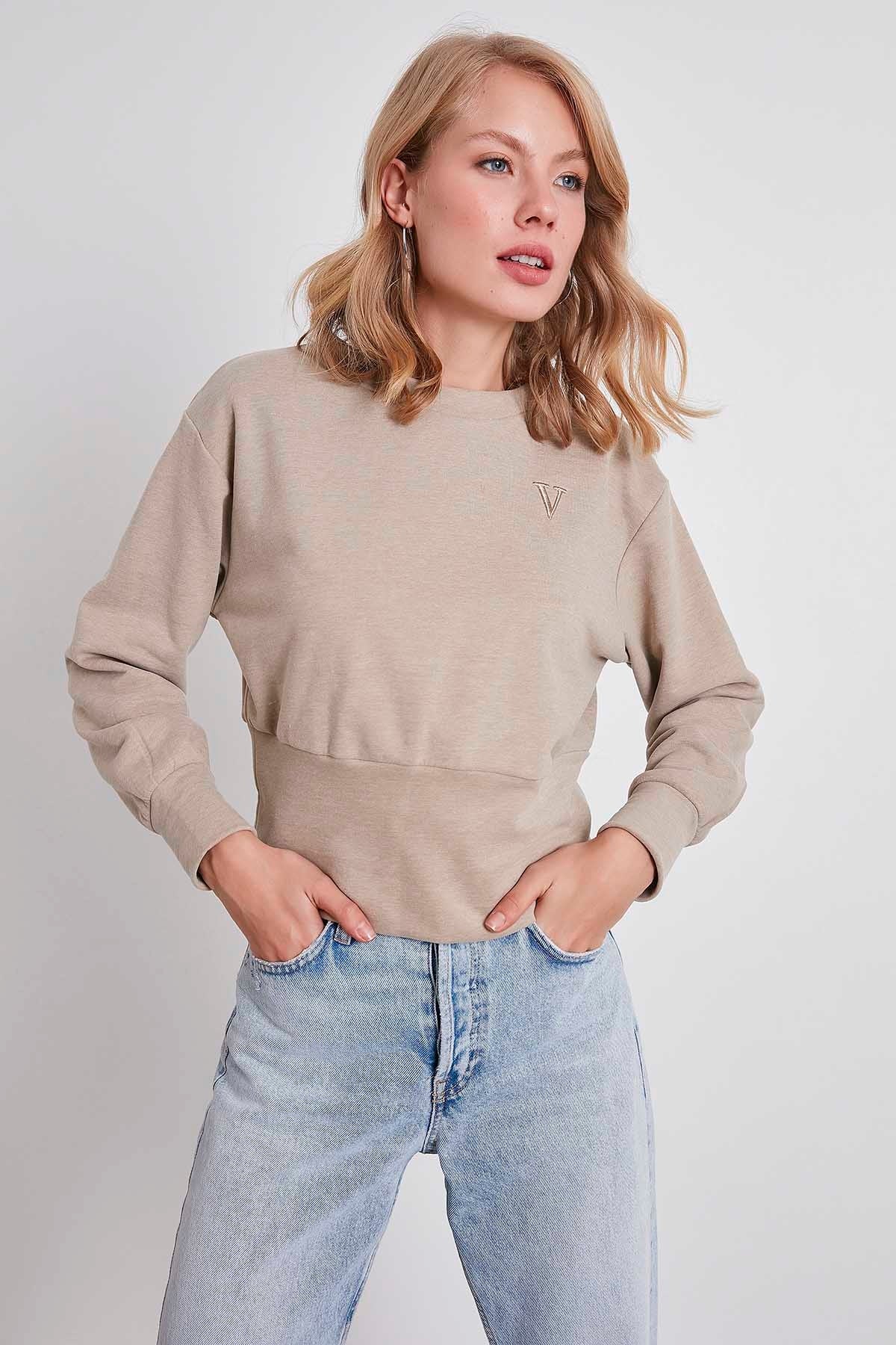 EMBROIDERY DETAILED RIBANESE CROP SWEATSHIRT