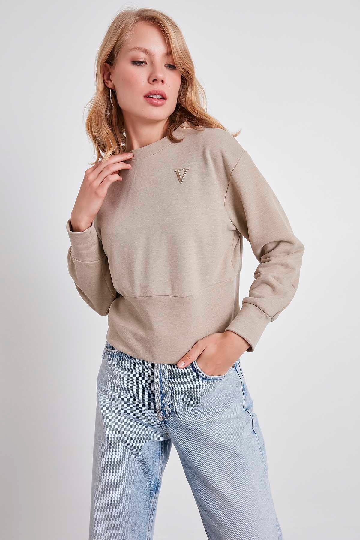 EMBROIDERY DETAILED RIBANESE CROP SWEATSHIRT