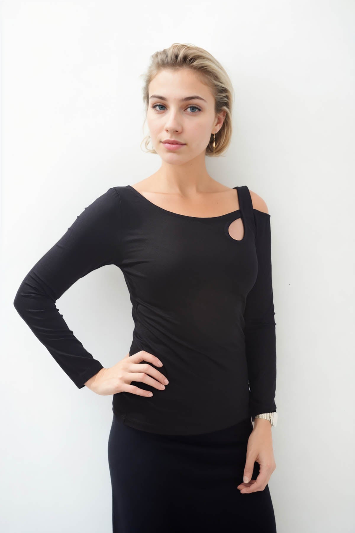 LONG SLEEVE BLOUSE WITH OPEN SHOULDER