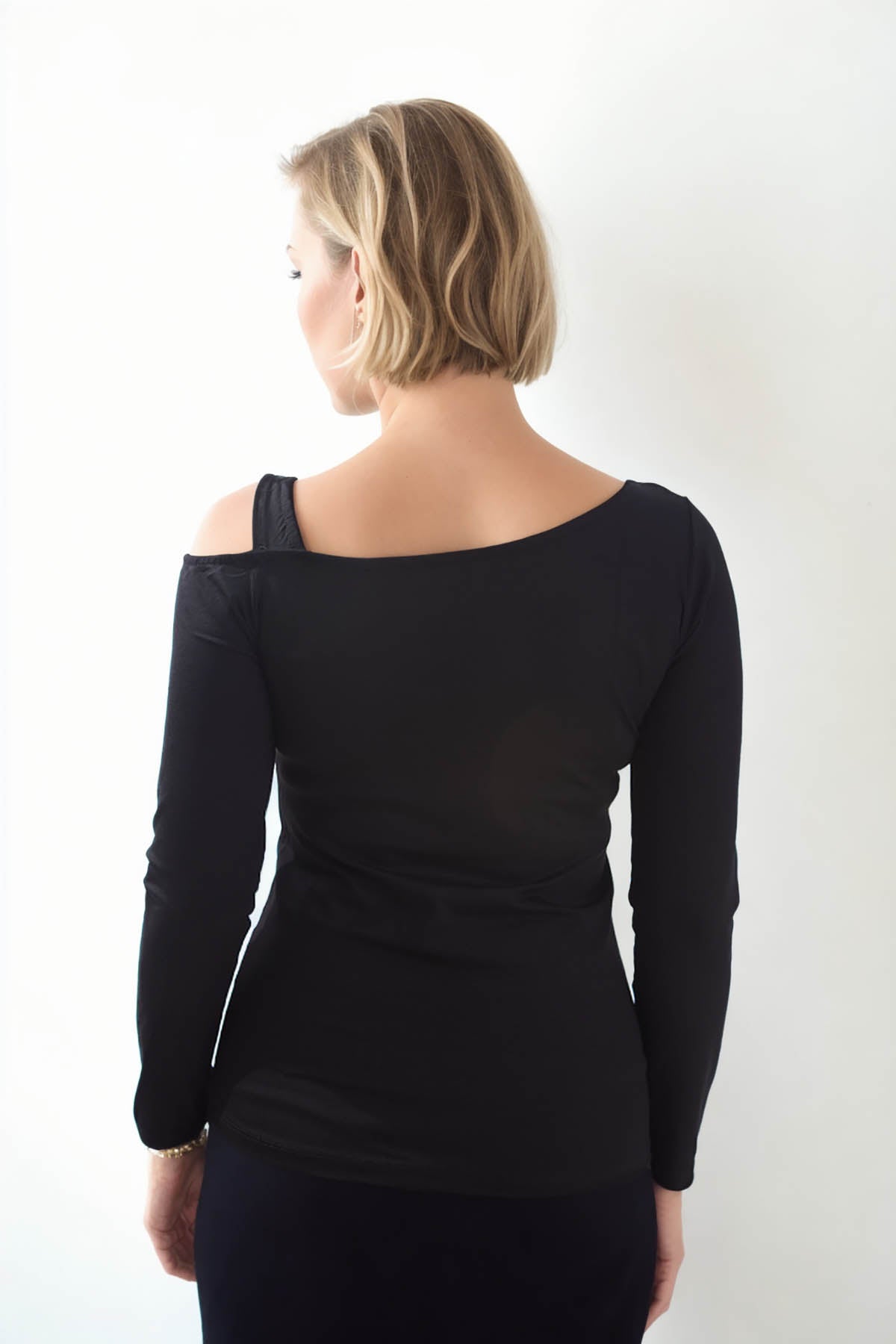 LONG SLEEVE BLOUSE WITH OPEN SHOULDER