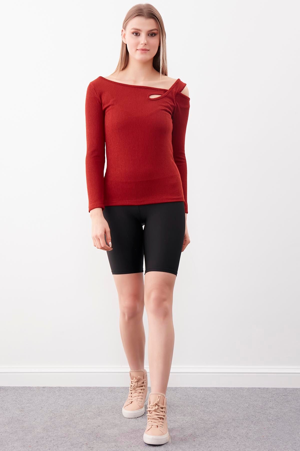 SHOULDER DETAILED WIDE COLLAR BLOUSE