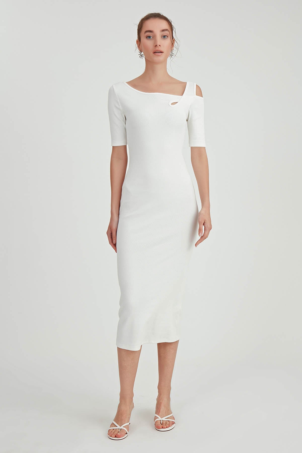 LONG KNITTED DRESS WITH SHOULDER