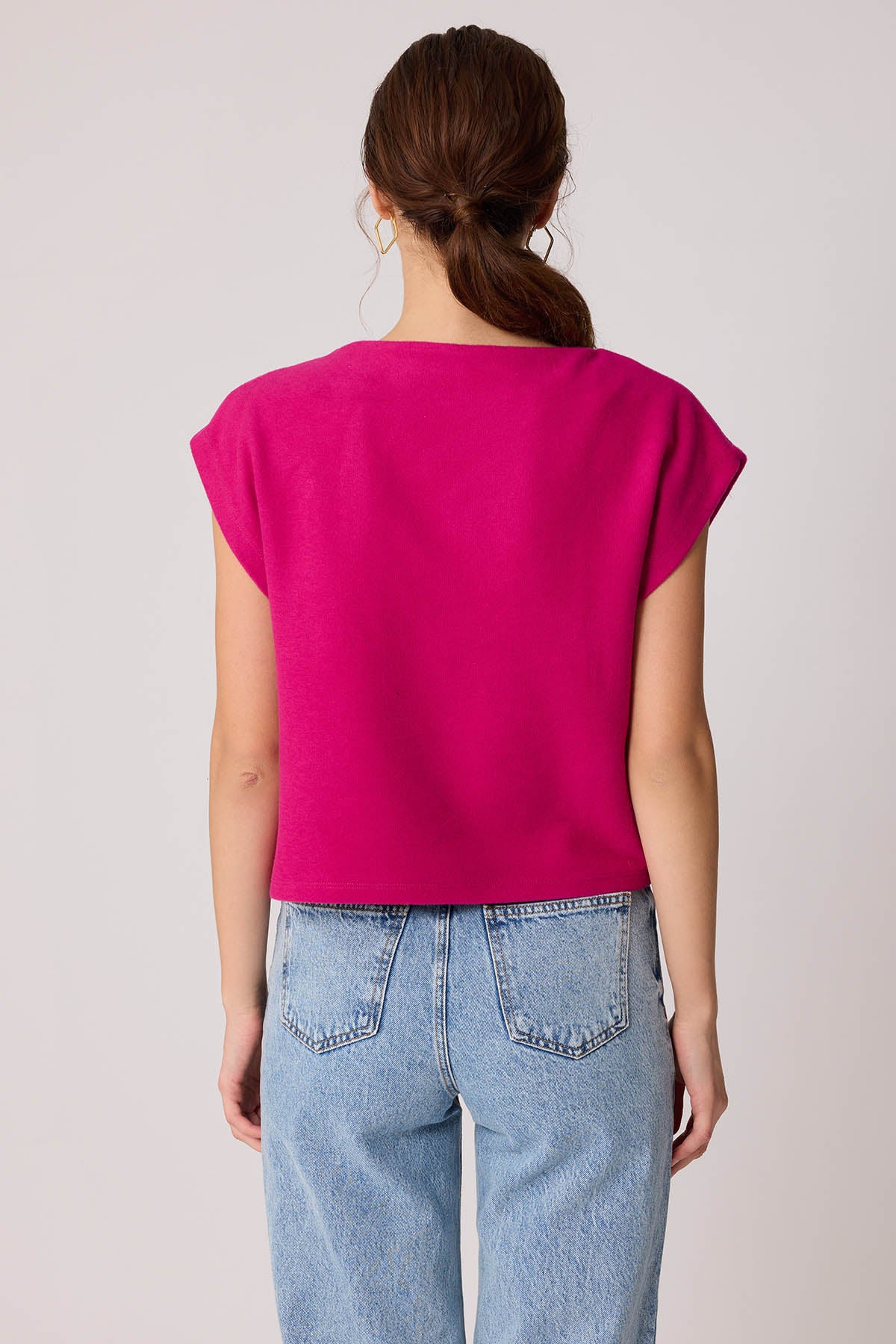 SHORT SLEEVE WITH SHOULDER CURVES KNITTED BLOUSE
