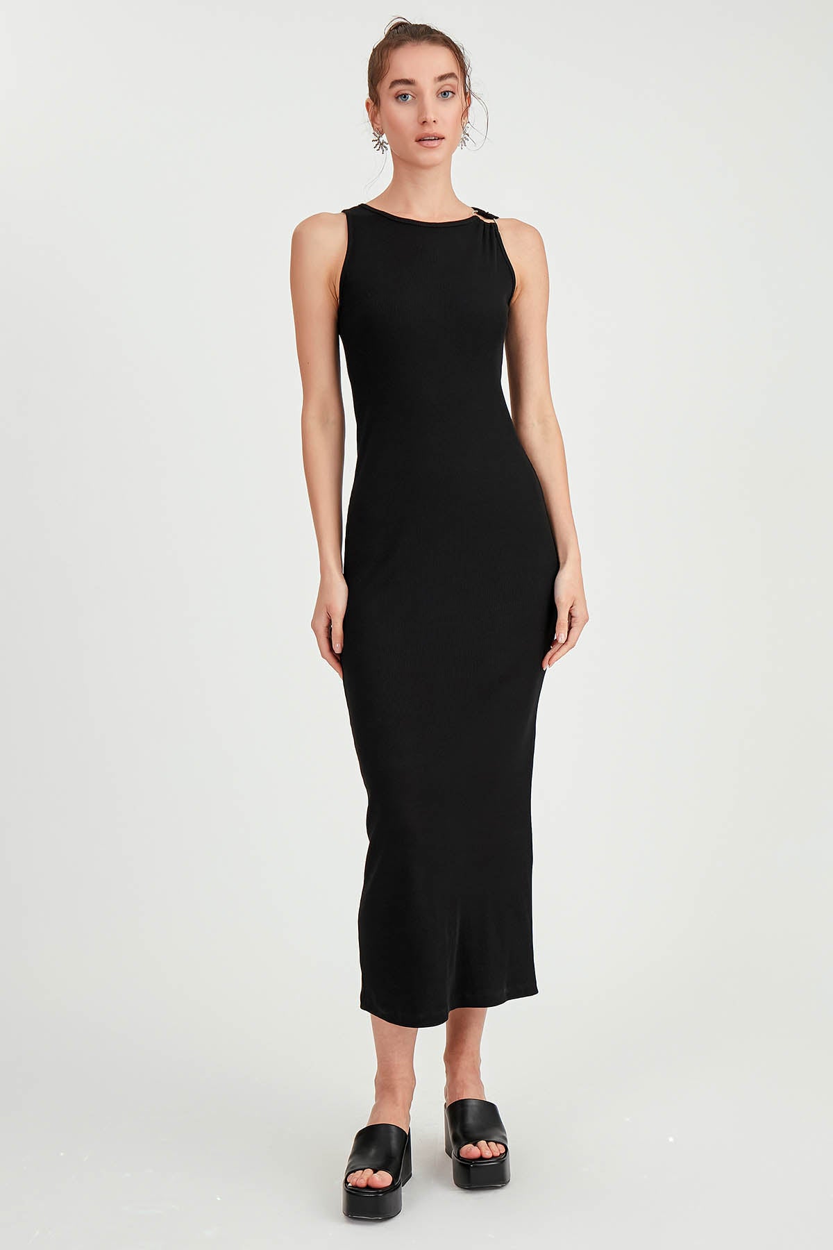 LONG KNITTED DRESS