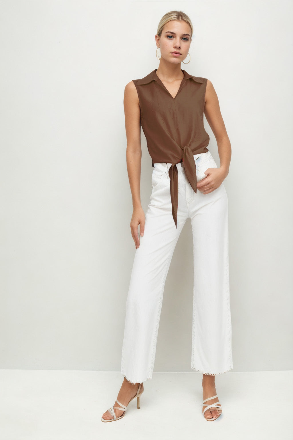 SLEEVELESS BLOUSE