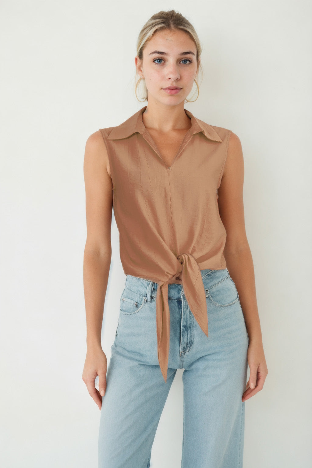 SLEEVELESS BLOUSE