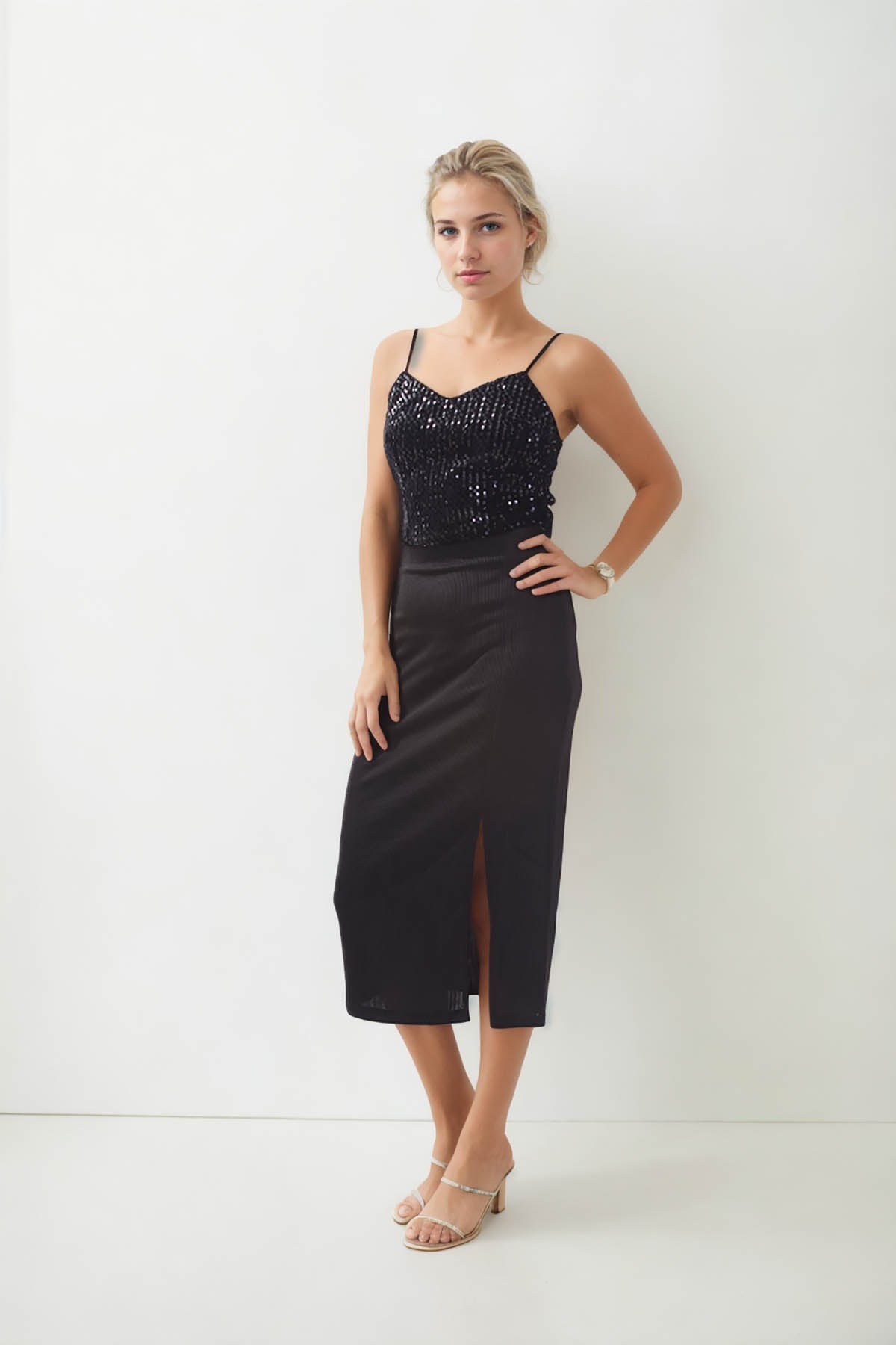 FRONT-SPLIT MIDI HEIGHT SKIRT